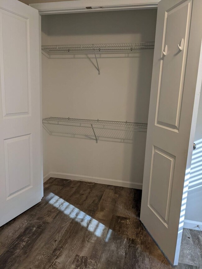 Building Photo - 153 Main St