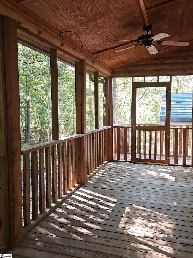 Building Photo - 121 Cater Dr