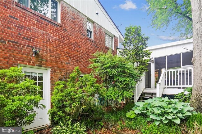 Building Photo - 1703 Tilton Dr
