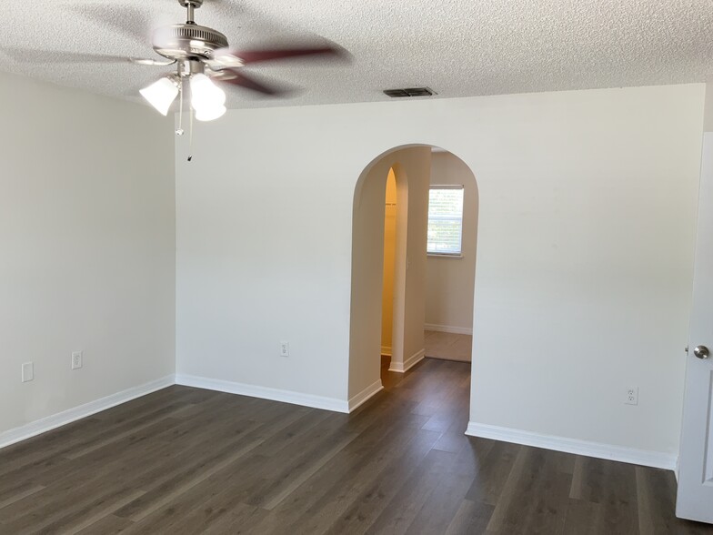 Building Photo - 4618 Newbourne Way