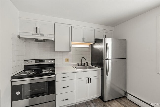 Building Photo - 204 Ostrom Ave