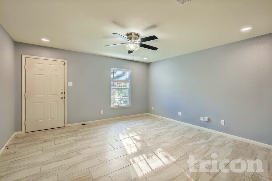 Building Photo - 6115 Southern Vis