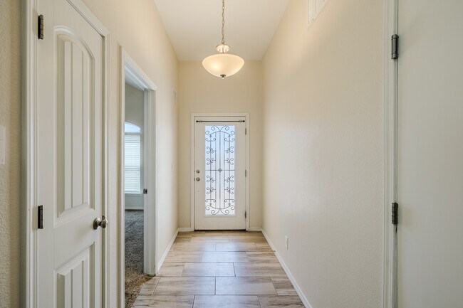 Building Photo - 1040 Indigo Sky St