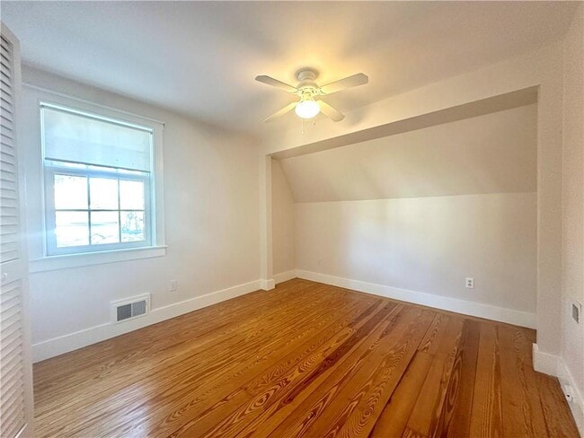 Building Photo - 12 Johnson Ct