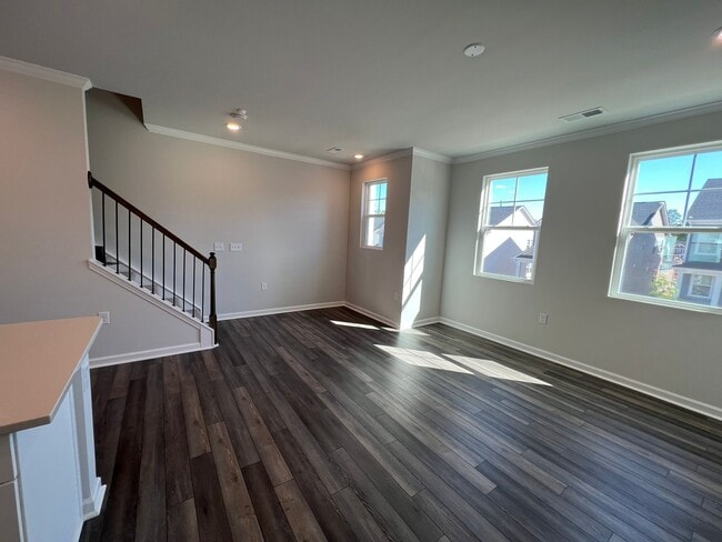 Building Photo - 714 Cormiche Ln
