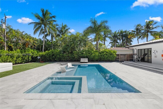 Building Photo - 1117 Adams St