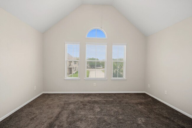 Building Photo - 8403 Columbia Forest Dr