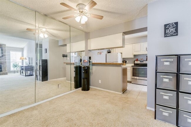 Building Photo - 17331 Red Oak Dr