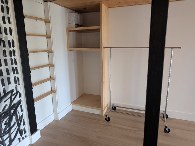 Building Photo - 306 Davis St