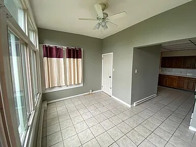 Building Photo - 933 Clay Ave