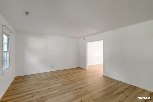 Building Photo - Charming 3BR House in Charlotte