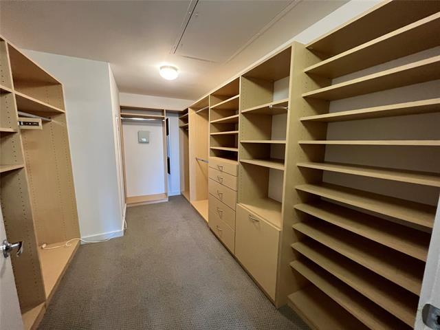 Building Photo - 4040 N Hall St