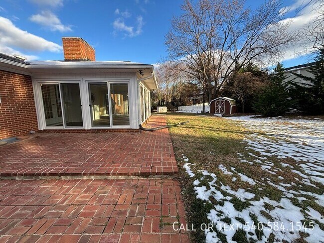 Building Photo - 136 Grimes St