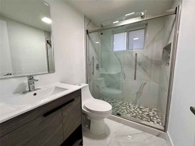 Building Photo - 1629 SW 3rd St