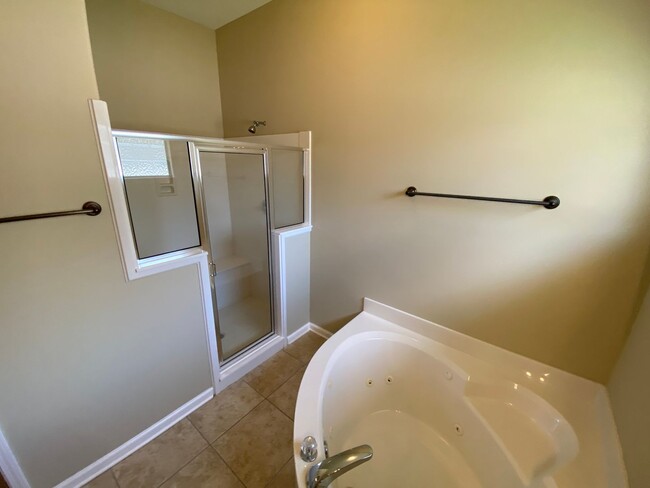 Building Photo - GORGEOUS 4 BEDROOM 3 BATHROOM CORDOVA RENT...