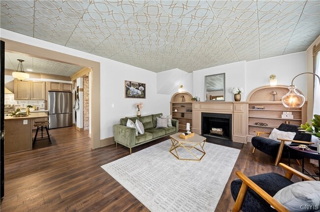 Building Photo - 312 Elm St