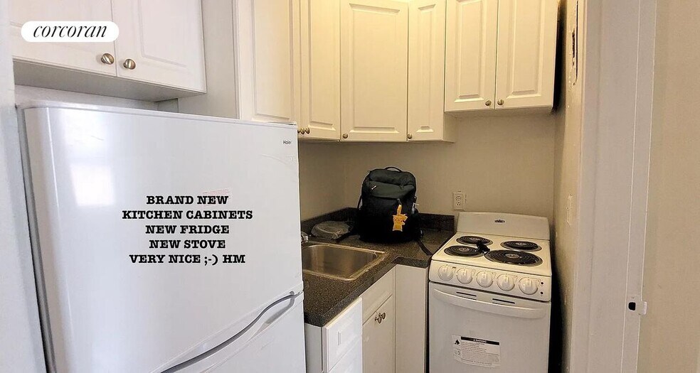 Building Photo - 1670 York Ave