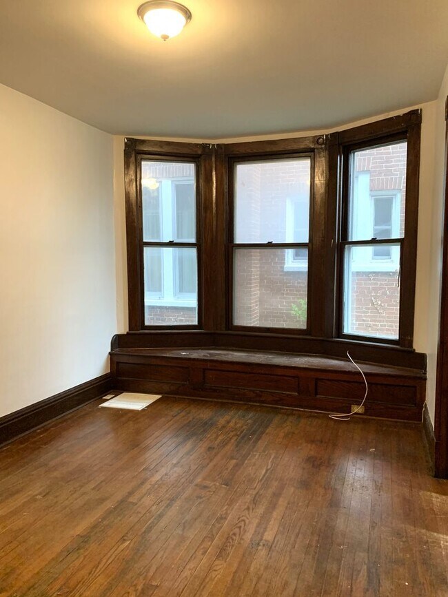 Building Photo - 2-story duplex | 4 bedrooms and 2 full bathrooms