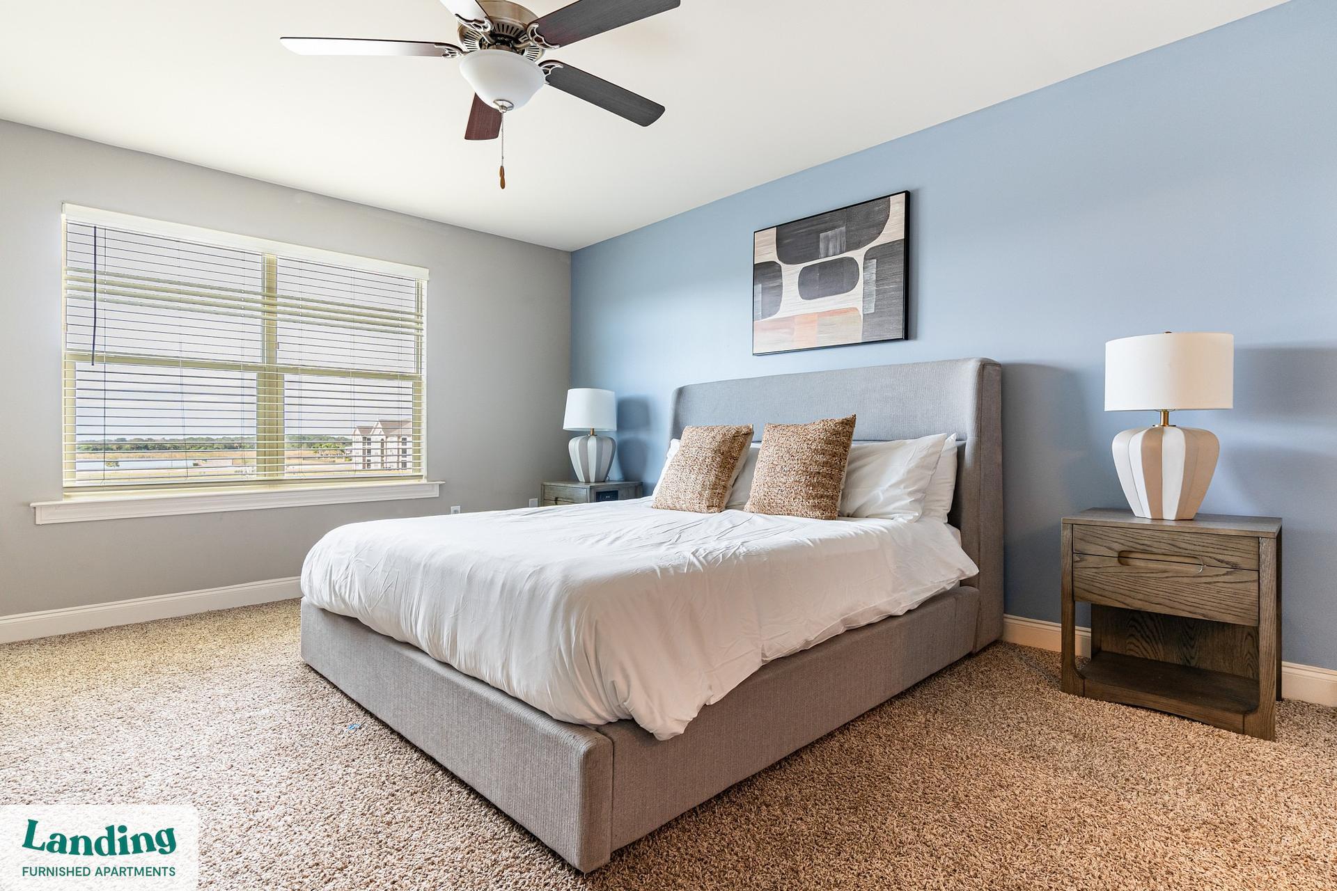 Building Photo - 305 Laredo Dr