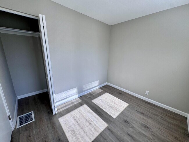 Building Photo - 4886 S Logan St