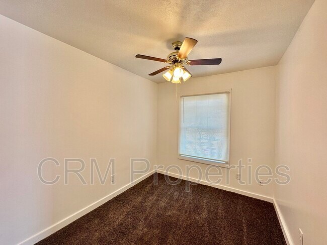 Building Photo - 723 W Jefferson St