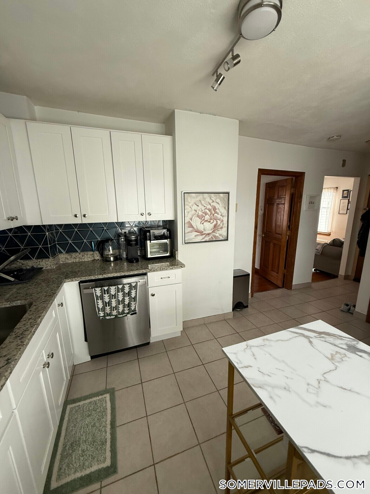 Building Photo - 585 Somerville Ave