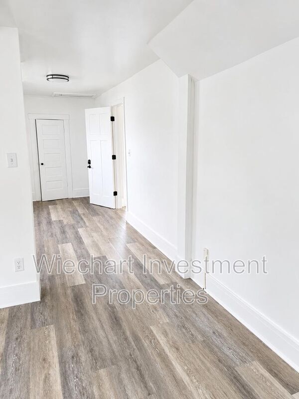 Building Photo - 770 Richie Ave