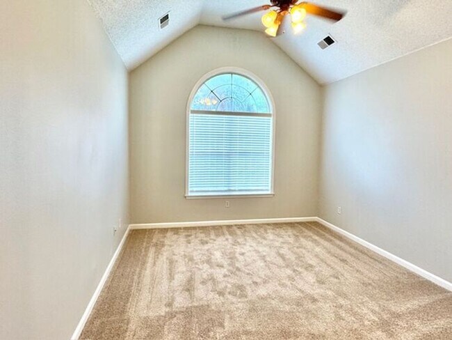 Building Photo - Cordova- Great Location- 3 bedroom/2bath h...