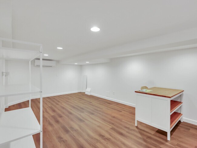 Building Photo - 2611 11th St NW