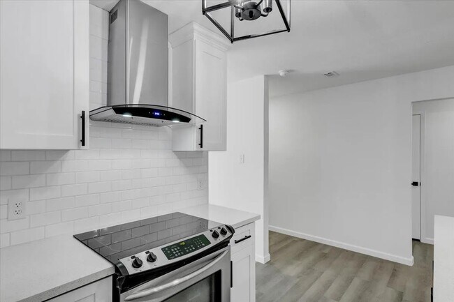 Building Photo - 108 Sparrow Way