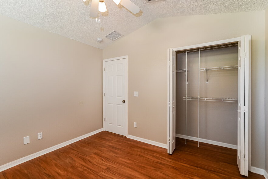 Building Photo - 3246 Bellingham Dr