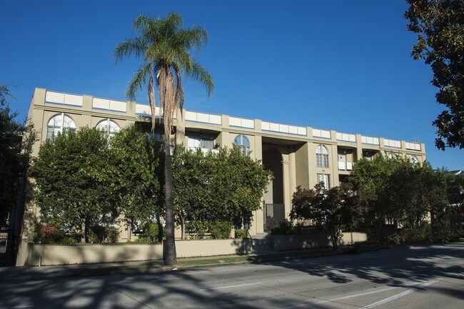 Primary Photo - 191 S Sierra Madre Blvd