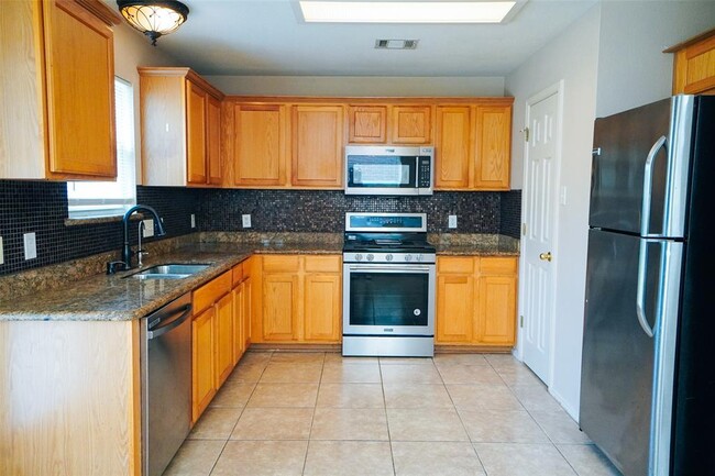 Building Photo - 14501 Ballycastle Trail