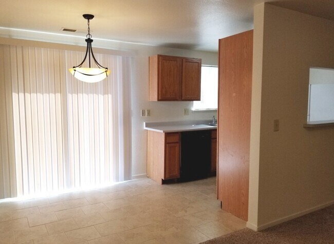 Building Photo - Village4077-79