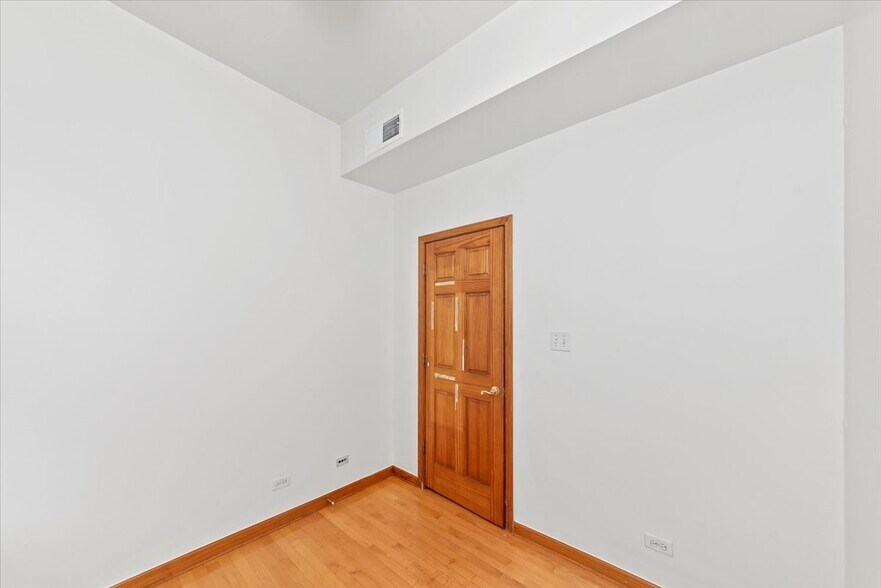 Building Photo - 1707 N Fairfield Ave