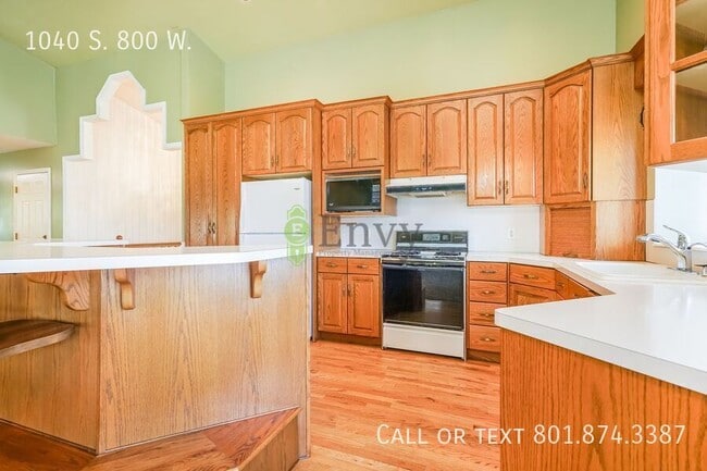 Building Photo - 1040 S 800 W