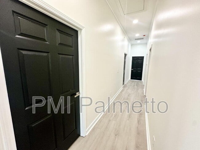 Building Photo - 1121 Zeigler St