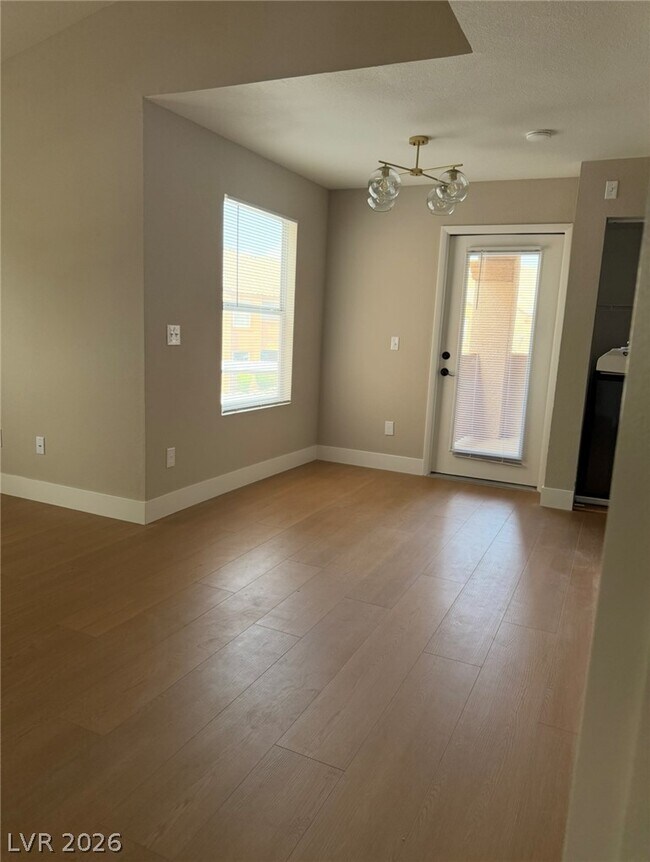 Building Photo - 1150 N Buffalo Dr