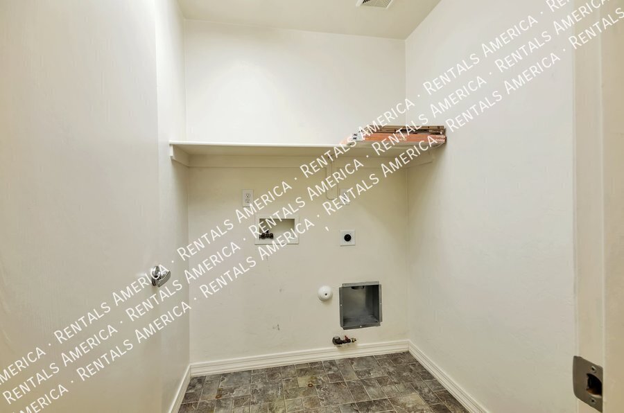 Building Photo - 2834 W Duskywing Dr