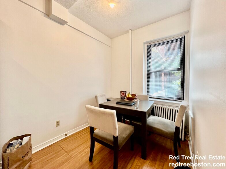 Building Photo - 141 Englewood