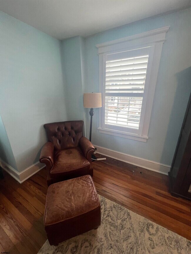 Building Photo - 29 N Hanover Ave