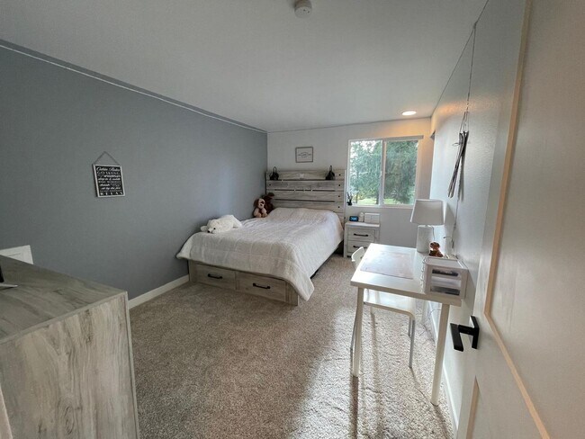 Building Photo - 13540 NE 190th Pl