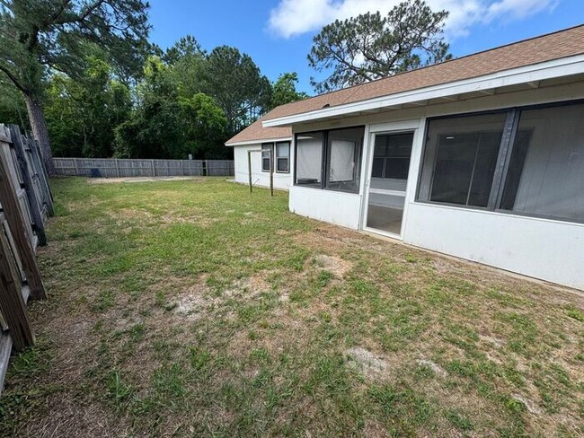Building Photo - Gulf Breeze - Villa East - 3 bedroom, 2 ba...
