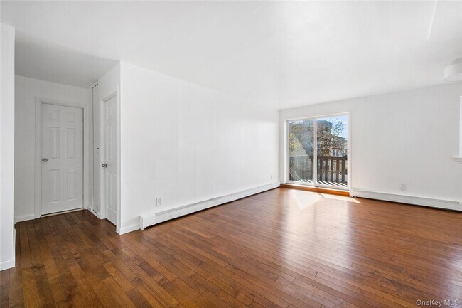 Building Photo - 345 N Broadway