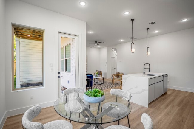 Building Photo - 4201 Oats St