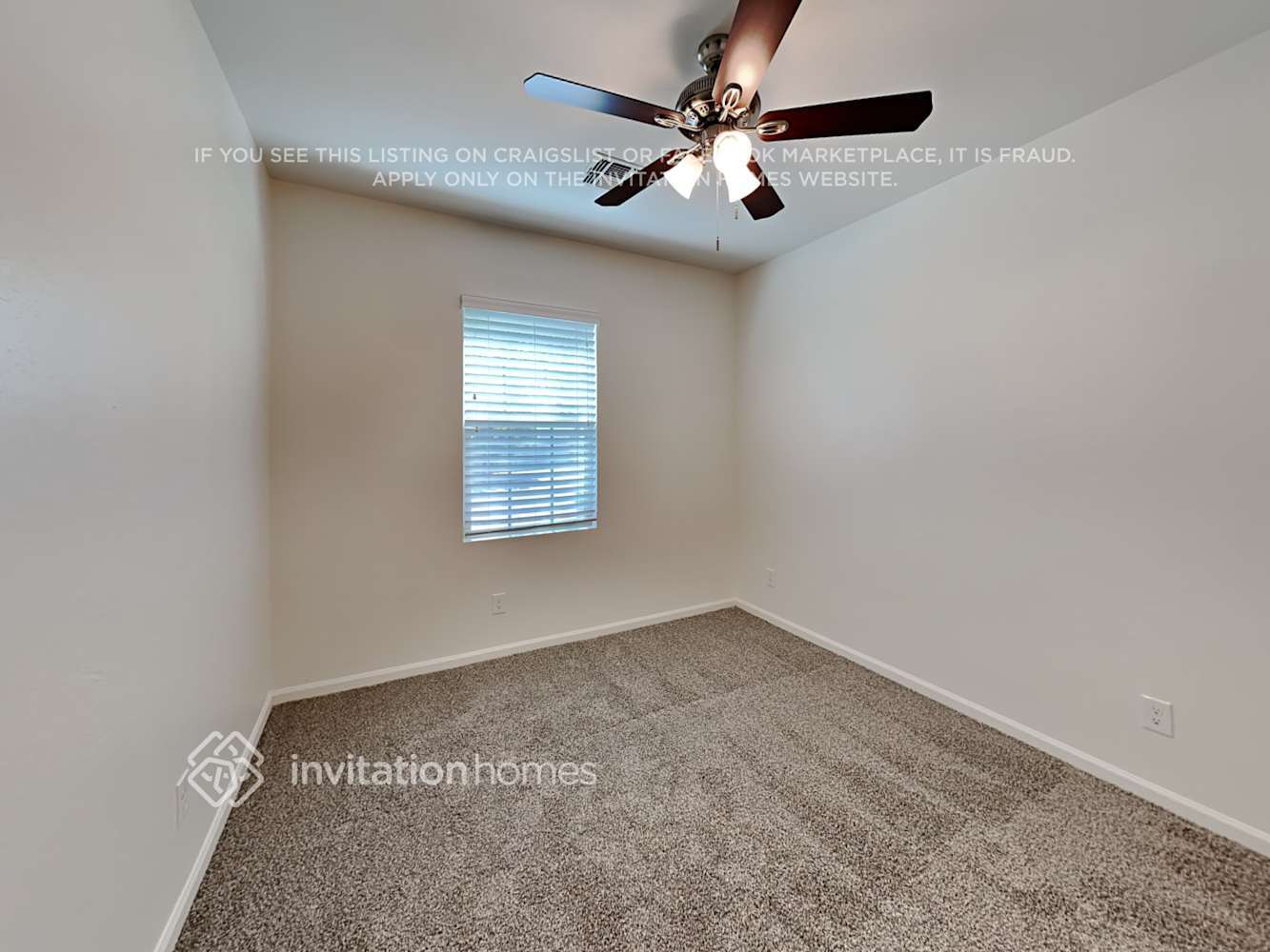 Building Photo - 712 S 201st Ln