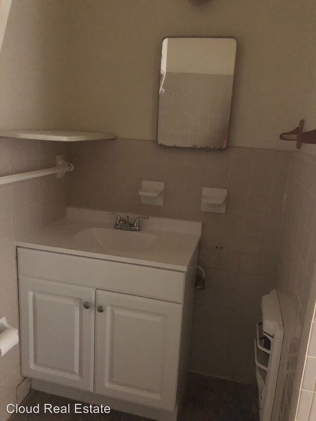 Building Photo - 603 SUTTON Dr