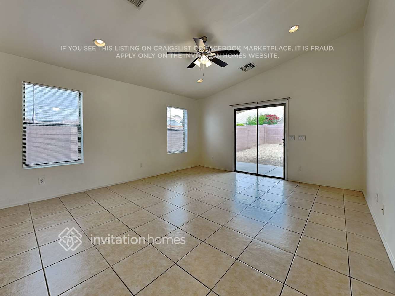 Building Photo - 5903 S 32nd Ln