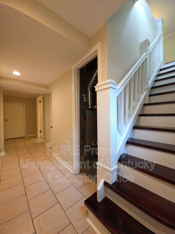 Building Photo - 1123 Gainesway Dr