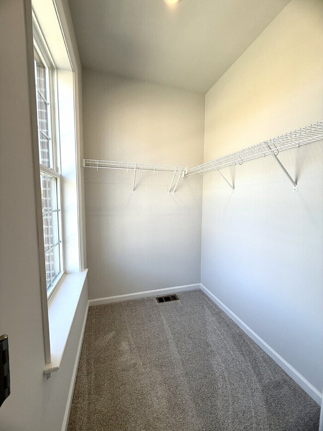 Building Photo - Modern 3-Bedroom Bethany Model Condo in Co...